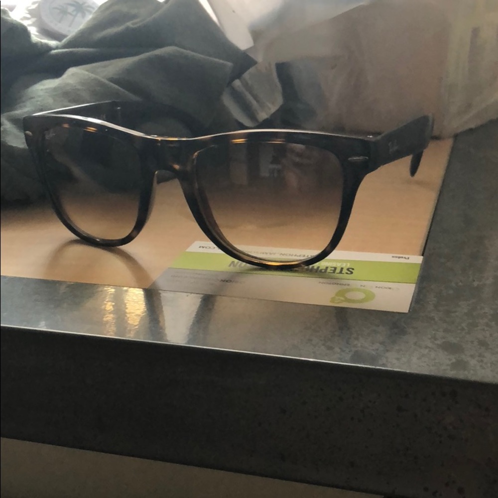Foldable ray ban glasses